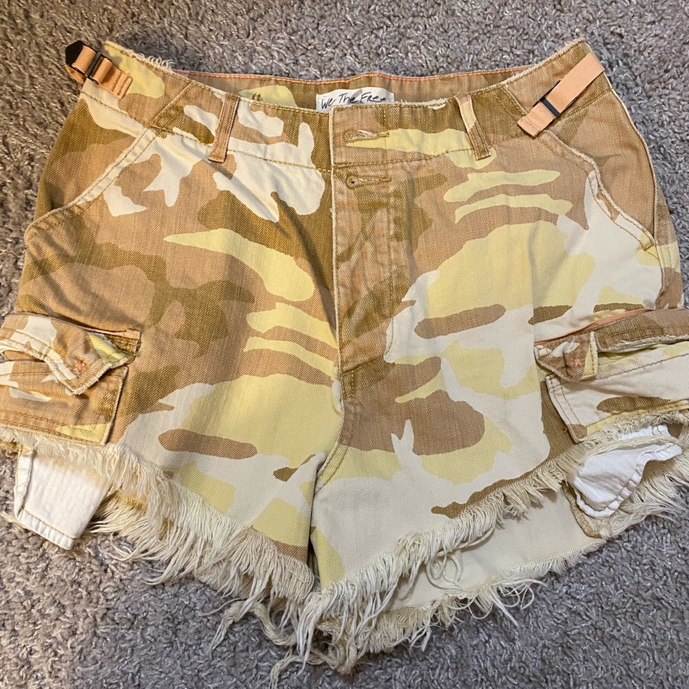 Free people camo denim shorts size 6
